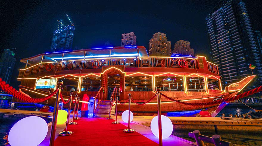 DHOW CRUISE DINNER