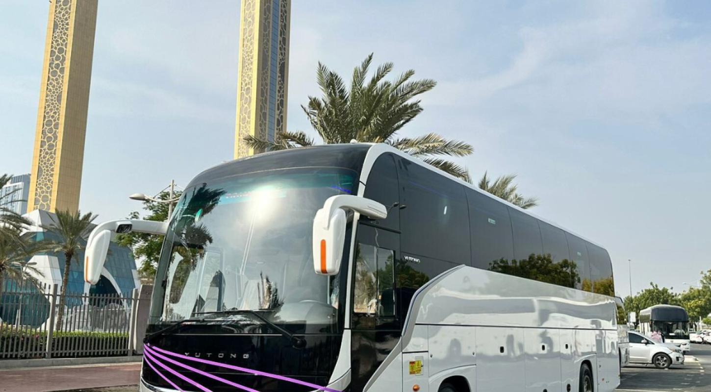 50 seater luxury bus