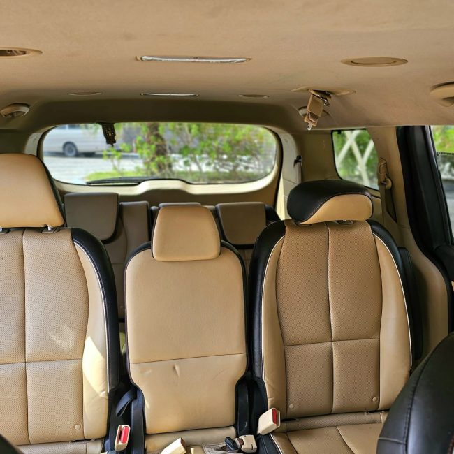7 Seater car