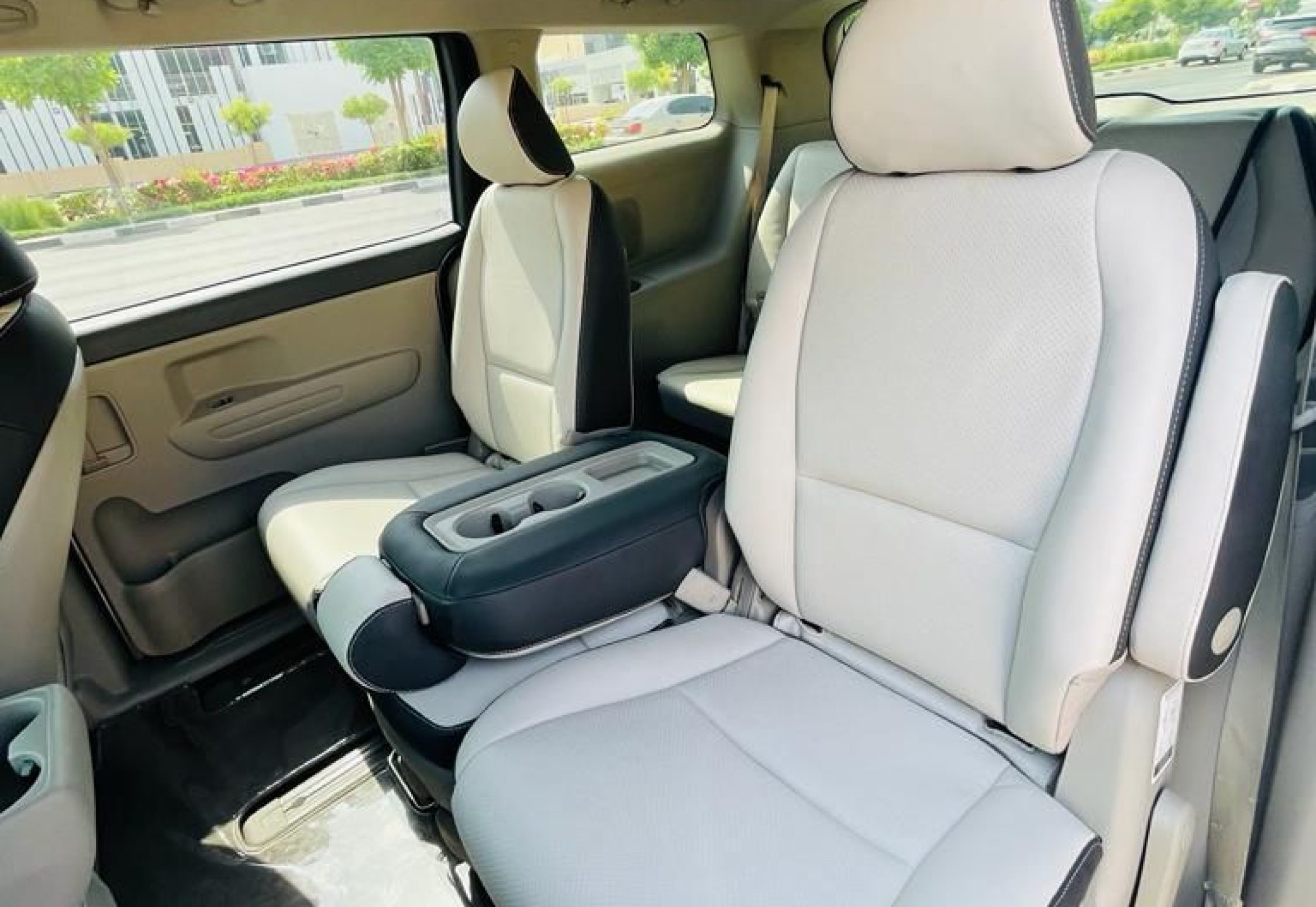 best 7 seater car in uae